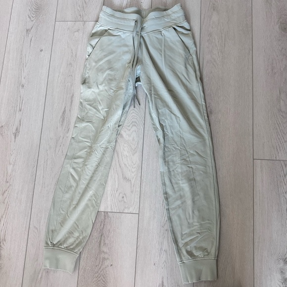 Lululemon Olive Green Leggings - Picture 1 of 4